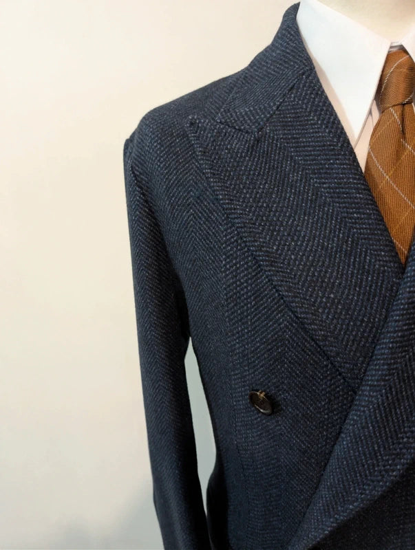 Robuster, marineblauer, zweireihiger Wollmantel