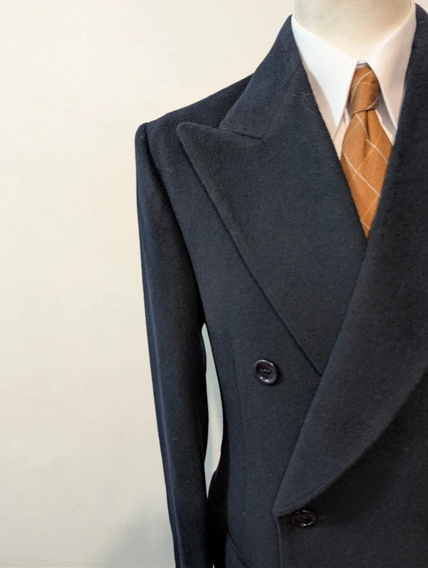Unglaublicher marineblauer Zweireihermantel aus Wolle