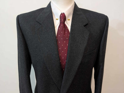 Mignon costume de couleur gris anthracite en flanelle