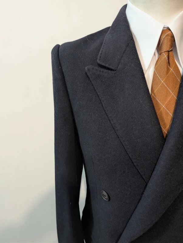 Kurzer, zweireihiger, marineblauer Wollmantel