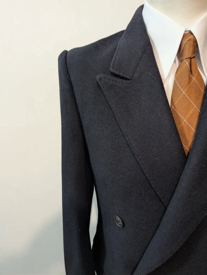 Kurzer, zweireihiger, marineblauer Wollmantel