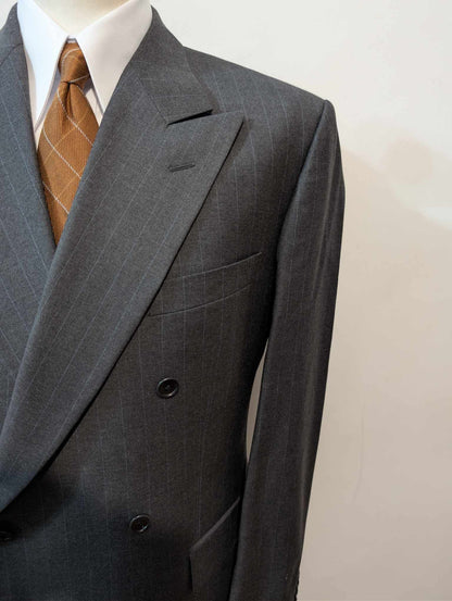 Légendaire costume croisé pinstripe en laine