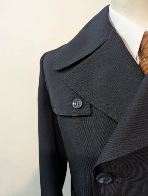 Wunderschöner kleiner Wollmantel