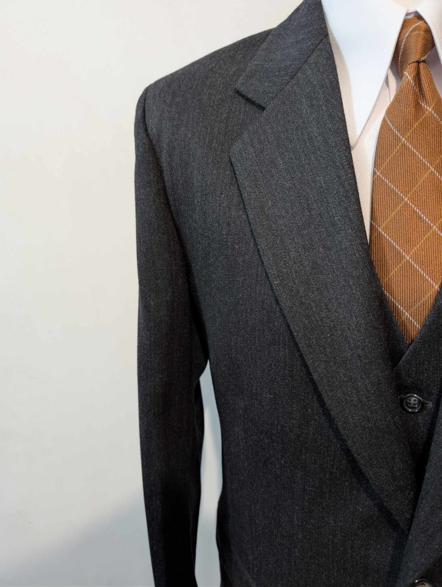 Fabuleux costume 3 pièces de couleur gris en flanelle