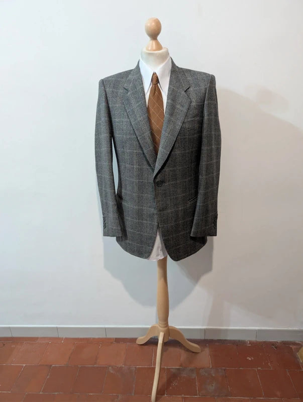 Toller grauer Anzug aus schwerem Flanell