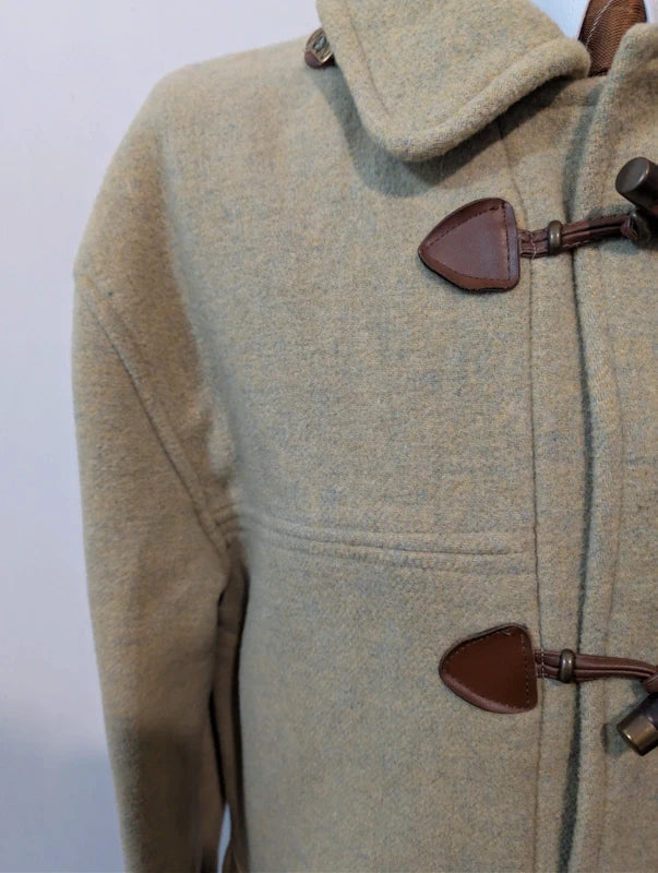 Hellgrüner Wollmantel