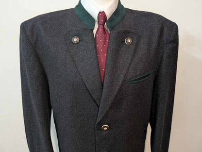 Fabuleux costume autrichien  gris en flanelle de laine