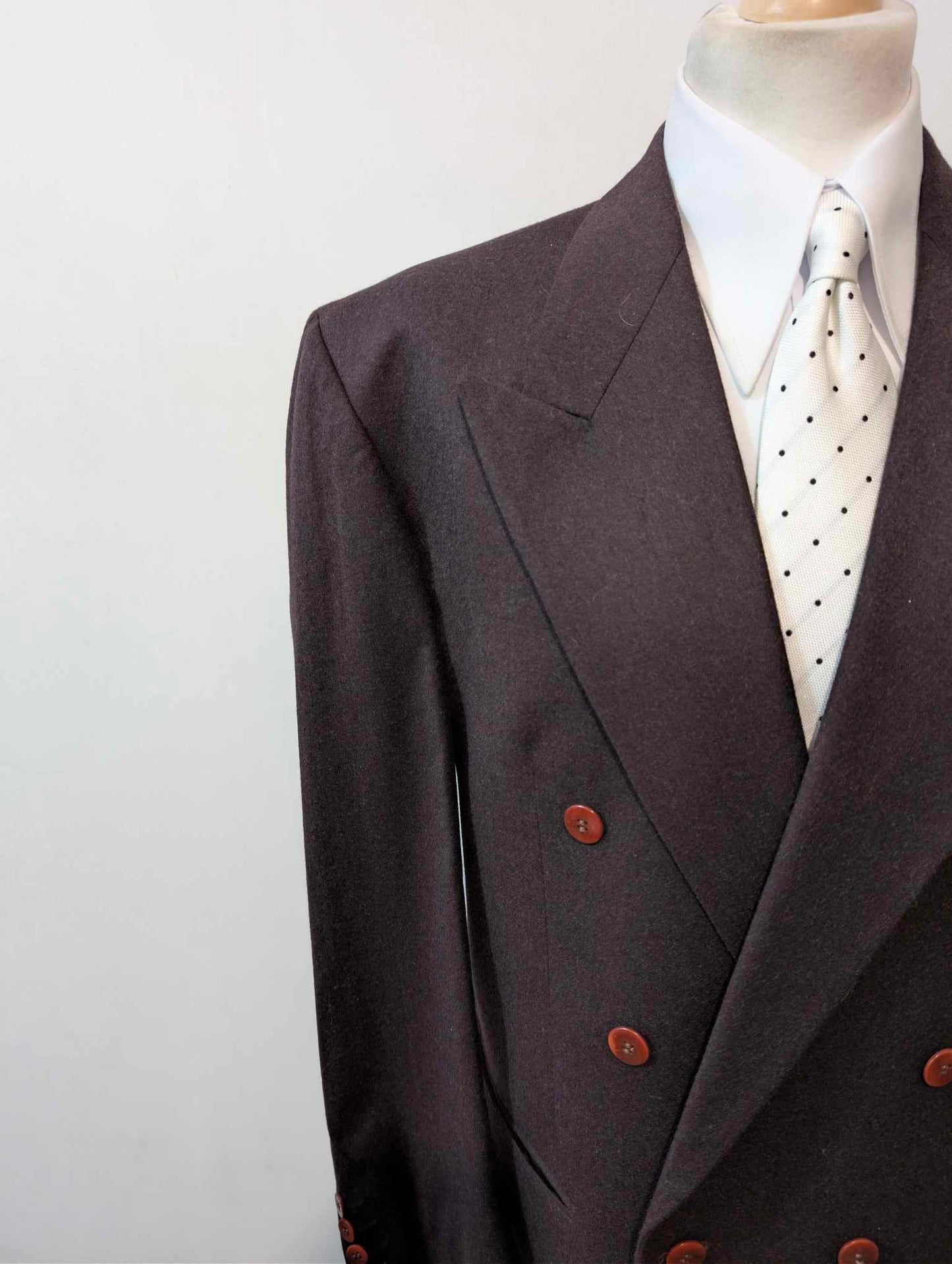 Außergewöhnlicher, zweireihiger, violetter Anzug aus schwerem Flanell