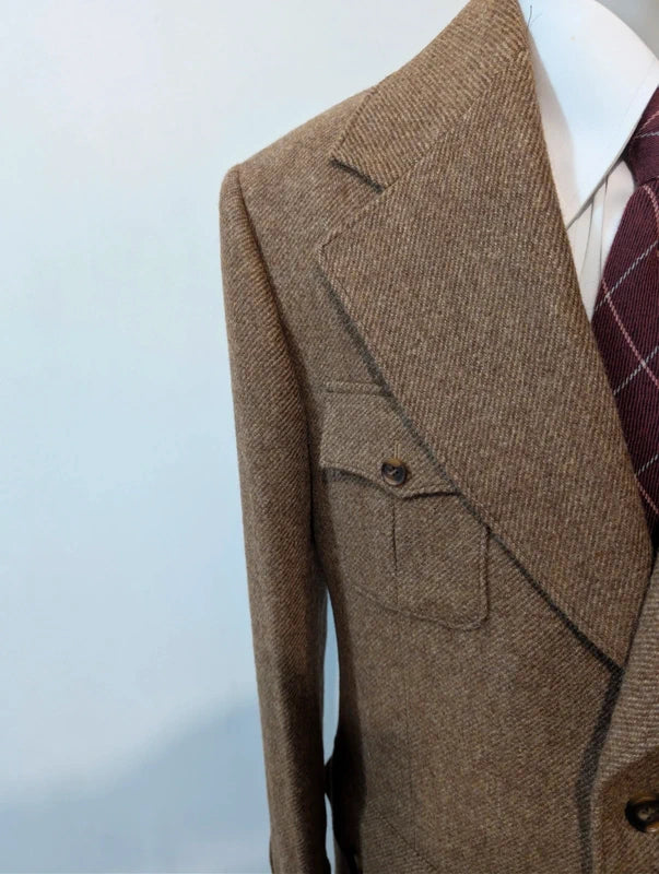 Legendäre braune Tweedjacke