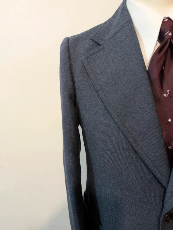 Exquisite Jacke aus schwerem blauen Flanell