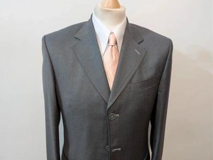 Genialer grauer Loro Piana Anzug