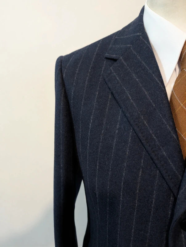 Unglaublicher schwerer Flanellanzug mit Kreidestreifen