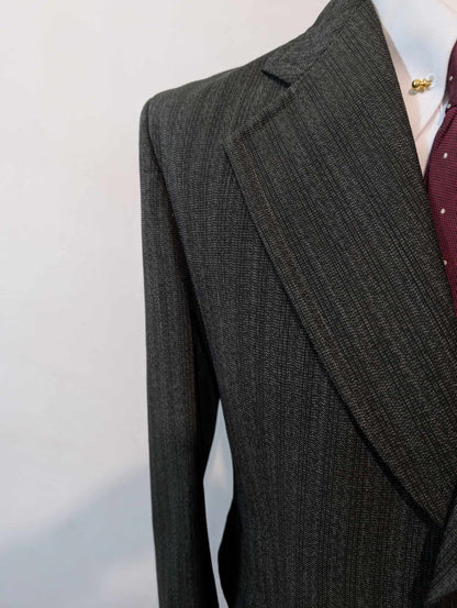 Chouet costume de couleur gris vert en laine