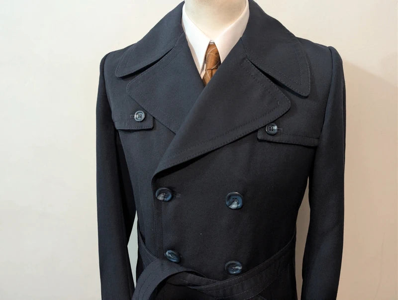 Wunderschöner kleiner Wollmantel