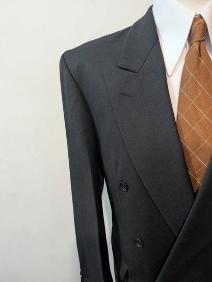 Élégant costume croisé gris en laine