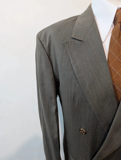 Élégant costume croisé en coton