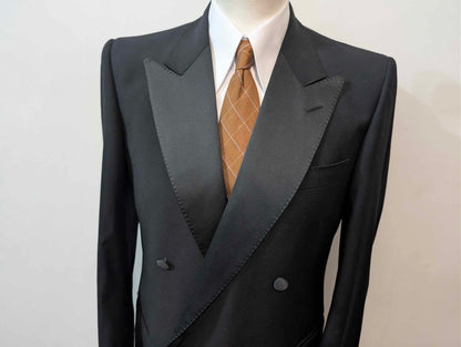 Fabelhafter zweireihiger Woll-Smoking