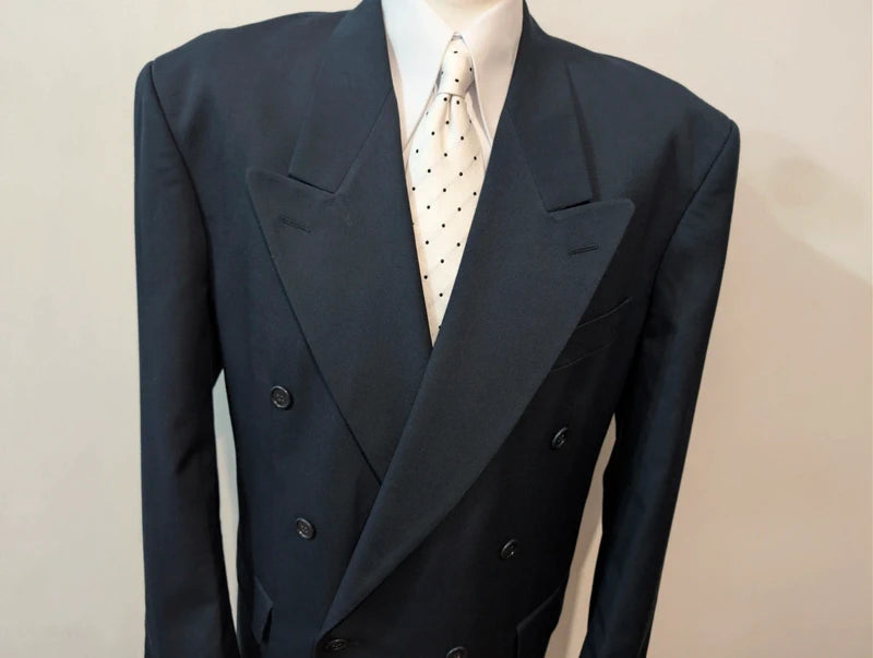 Außergewöhnliche zweireihige marineblaue Wollanzüge