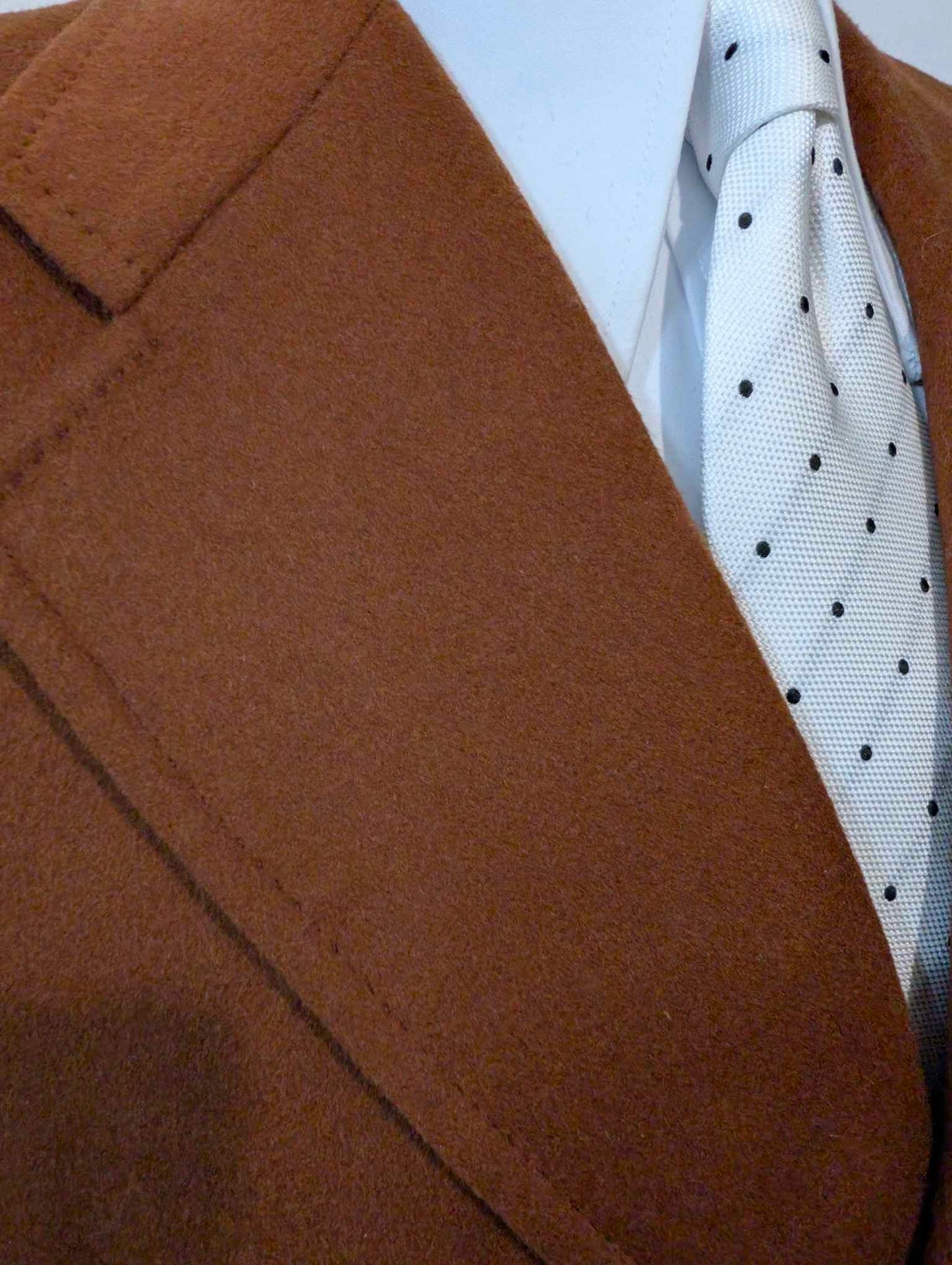 Wunderschöner roter Wollmantel