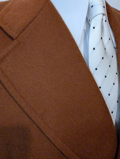 Wunderschöner roter Wollmantel