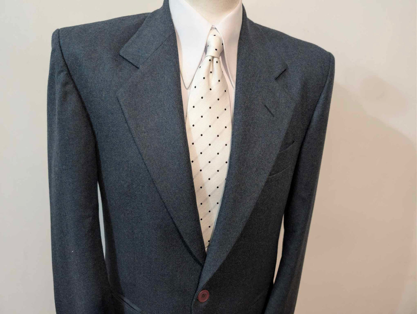 Wunderschöner blauer Anzug aus schwerem Flanell