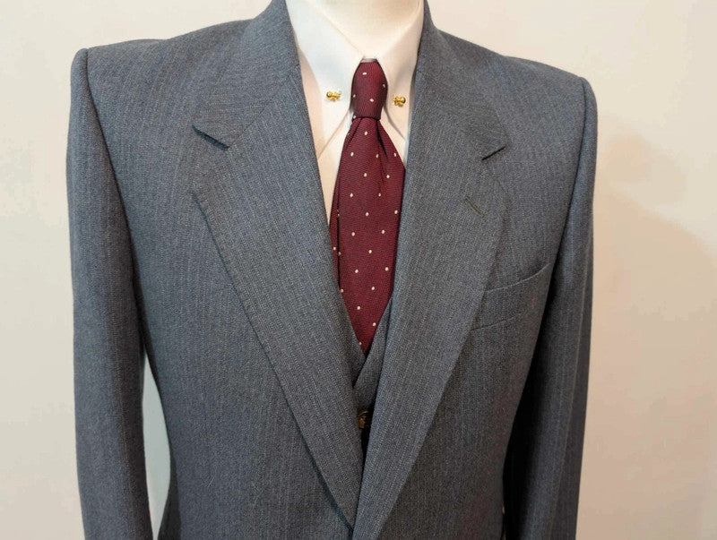 Gentil costume 3 pièces a rayures en flanelle