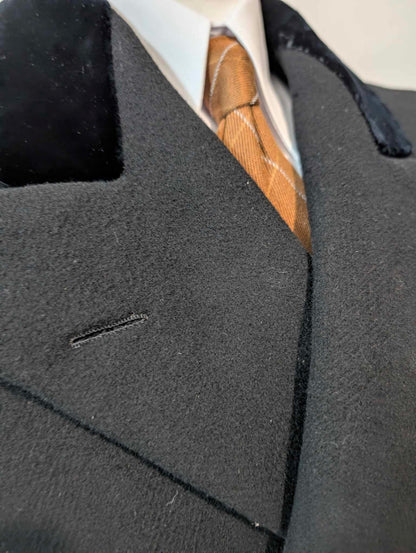 Gefährlicher Chesterfield-Doppelmantel