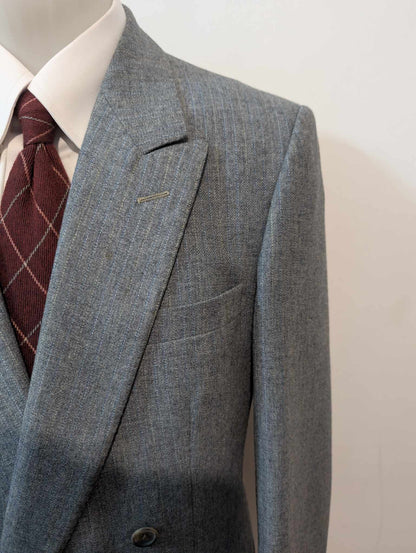 Gentille costume croisé pinstripe en flanelle lourde