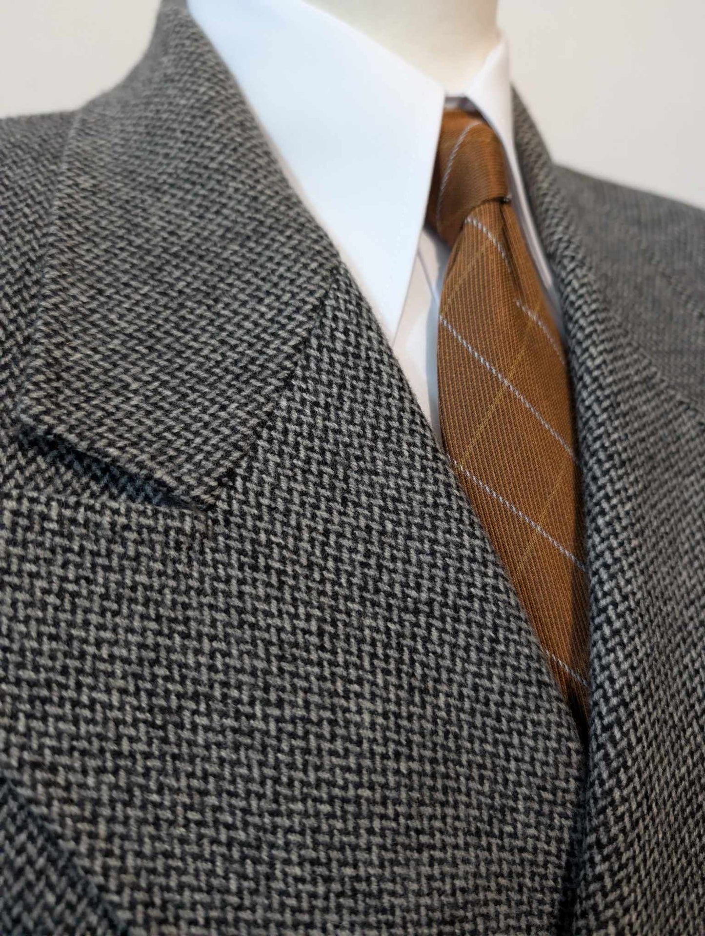 Géant manteau croisé de couleur gris en laine