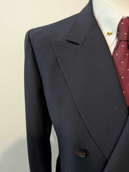 Fabuleux costume croisé de couleur bleu marine en laine épaisse