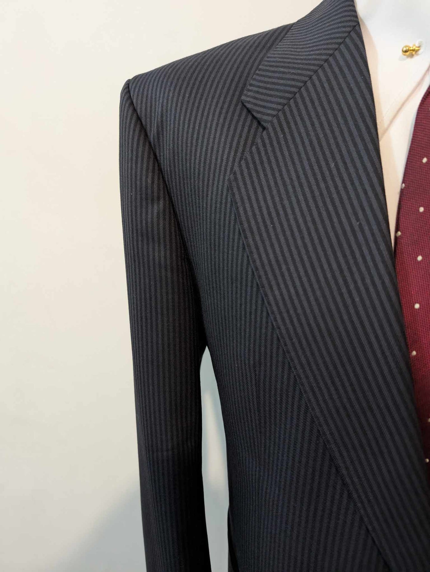 Redoutable costume bleu marine en laine