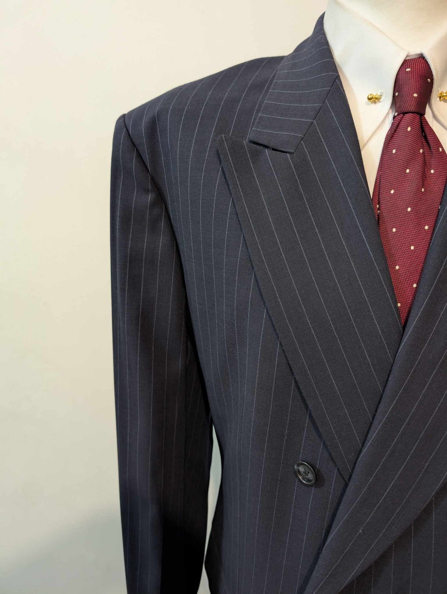 Exceptionnel costume croisé pinstripe en laine froide