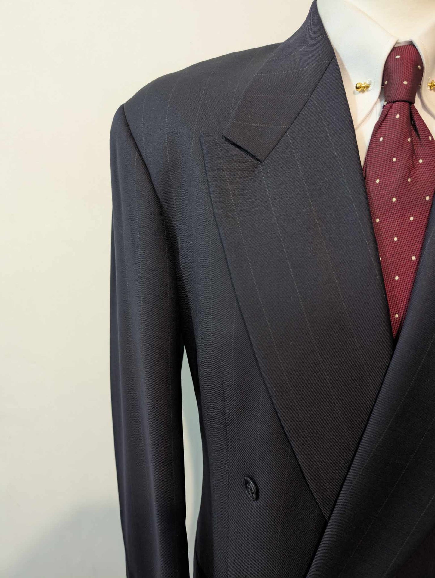 Effrayant costume croisé chalkstripe