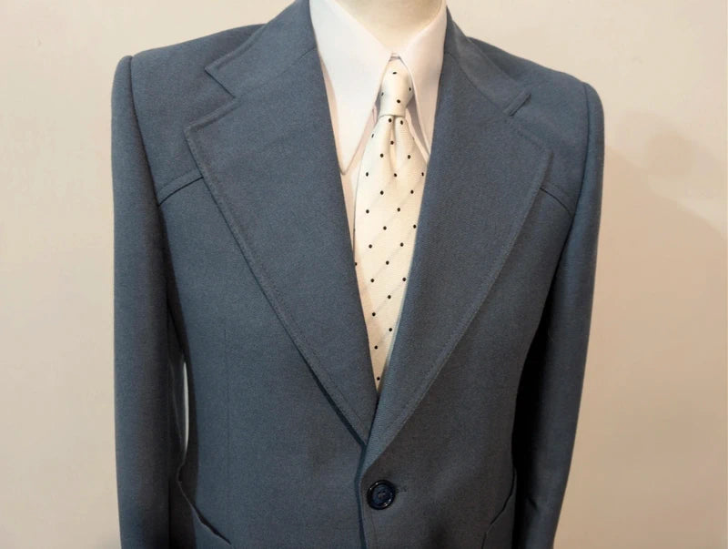 Prächtiger marineblauer Flanellanzug