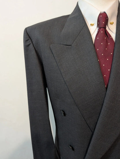 Légendaire costume croisé gris en laine froide