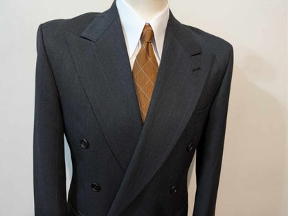 Terrifiant costume croisé pinstripe en laine