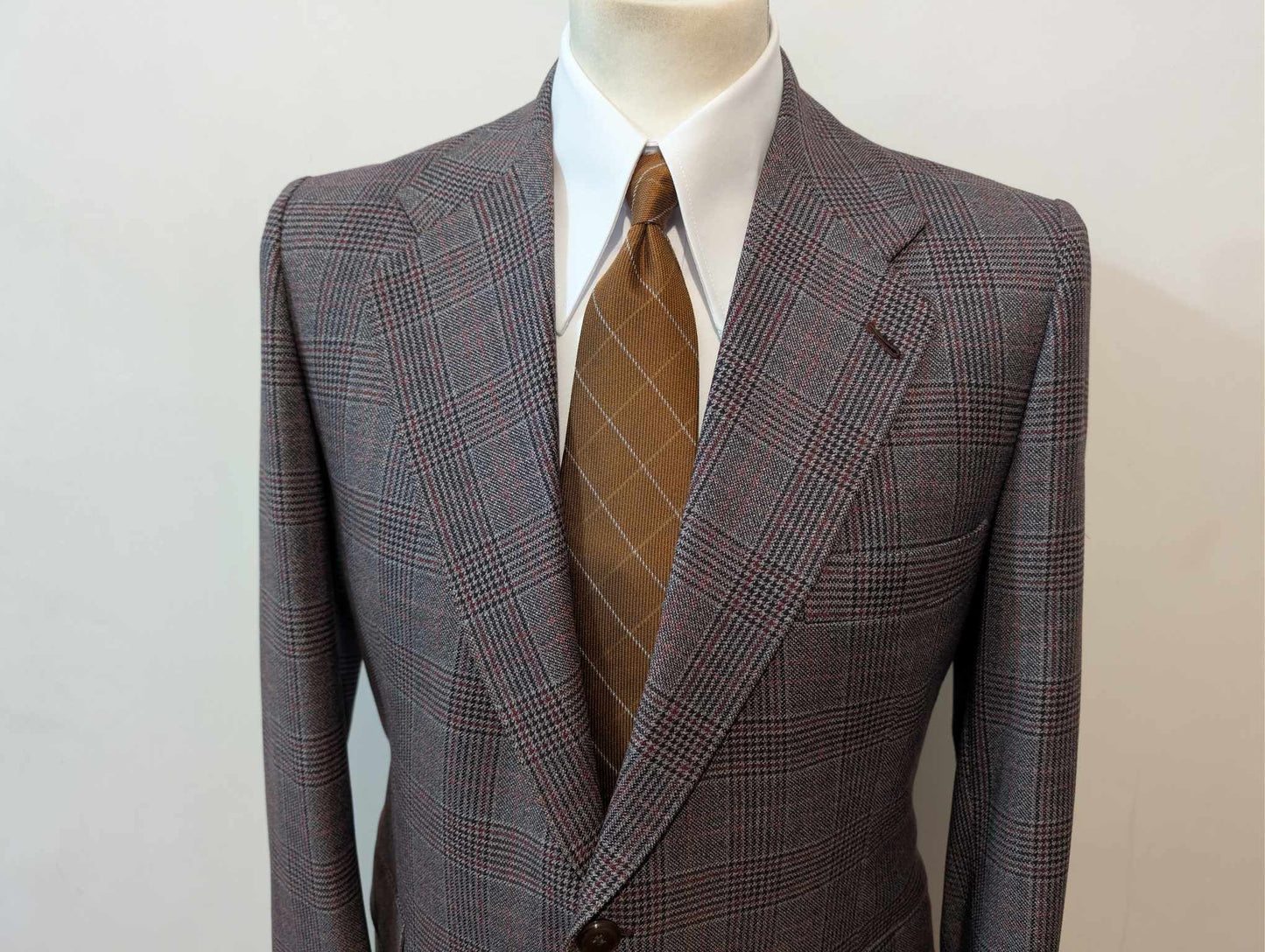 Fabuleux costume à carreaux en laine