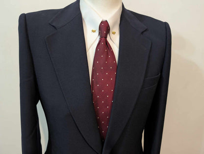 Gentille costume bleu marine en laine