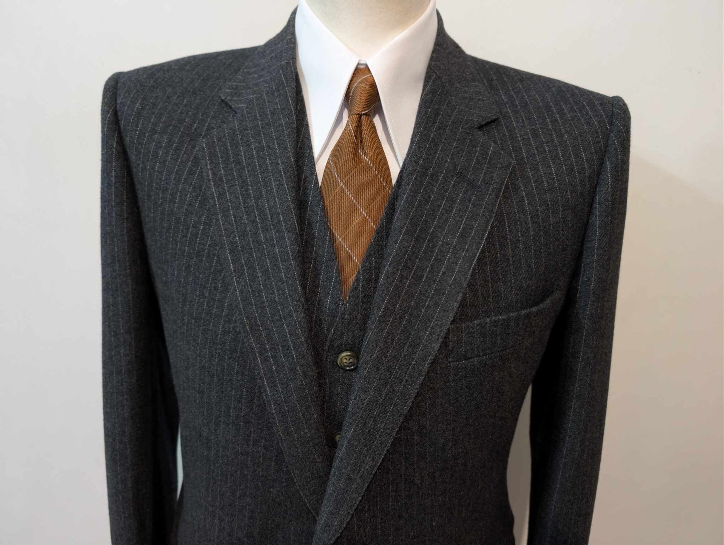 Incroyable costume 3 pièces pinstripe en flanelle lourde