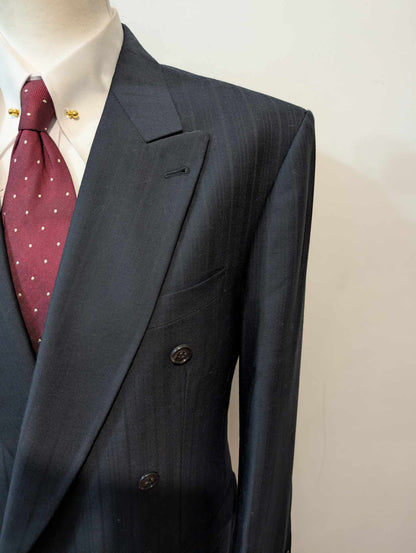 Gentil costume croisé bleu marine en laine