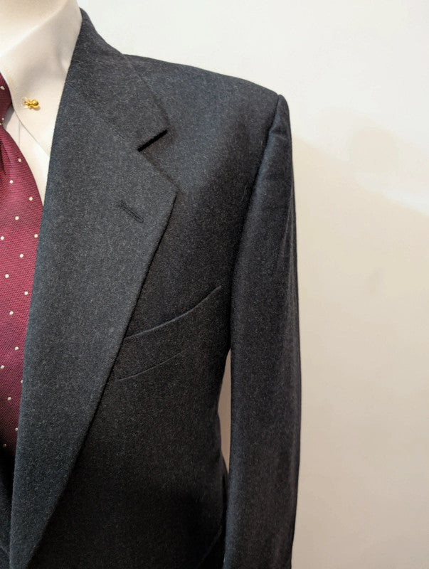 Adorable costume gris en flanelle lourde