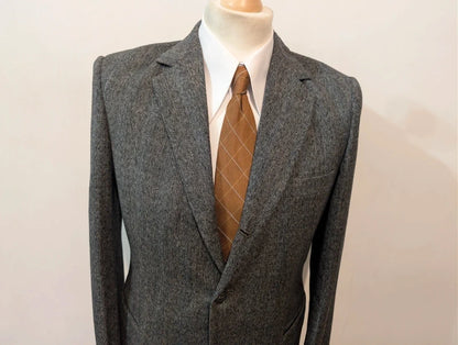 Fabelhafter grauer Wollanzug