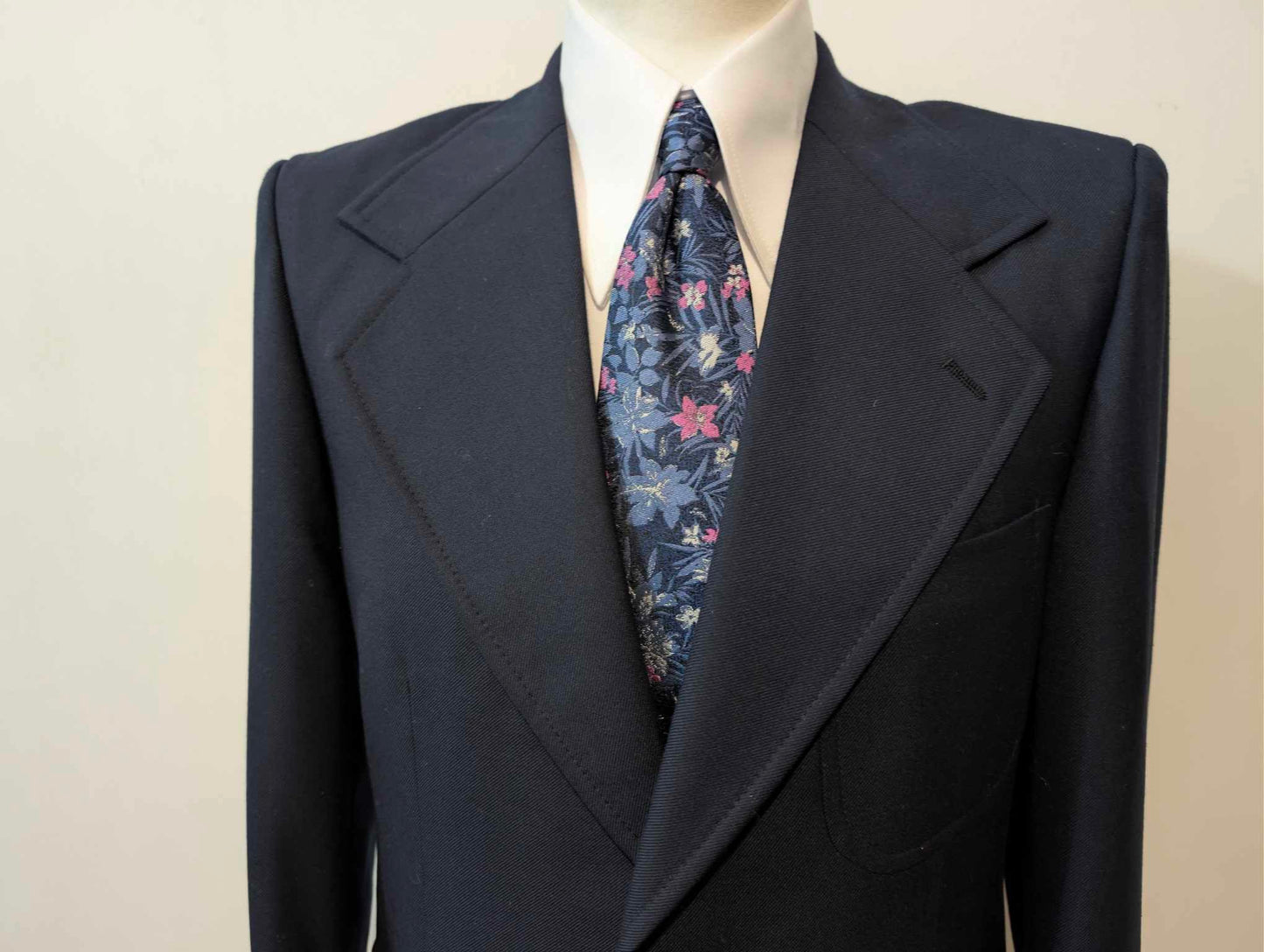 Nice wool navy blue suit