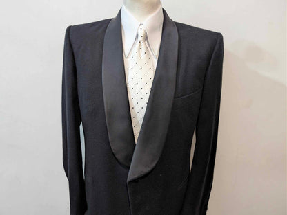 Eleganter Smoking aus schwerem Flanell