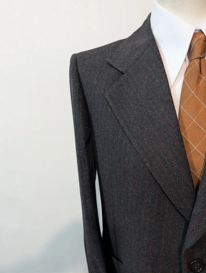 Wütendes Kreidestreifenkostüm aus schwerem Flanell