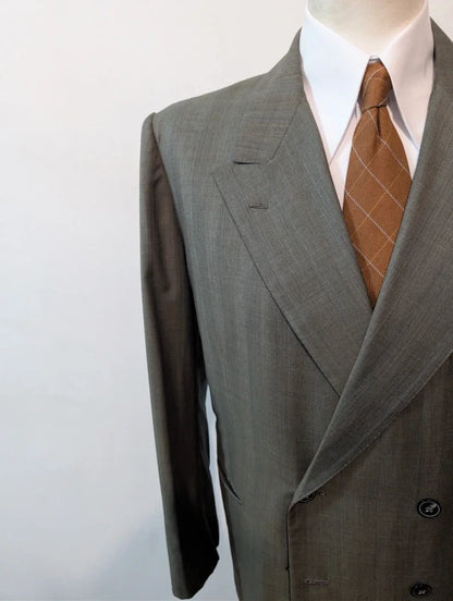 Légendaire costume croisé gris en laine