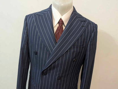 Fabelhafter zweireihiger Nadelstreifenanzug aus Wolle