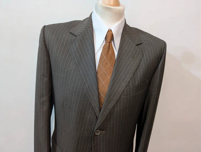 Prächtiger brauner Nadelstreifenanzug aus Wolle