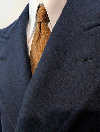 Legendärer marineblauer Zweireihermantel