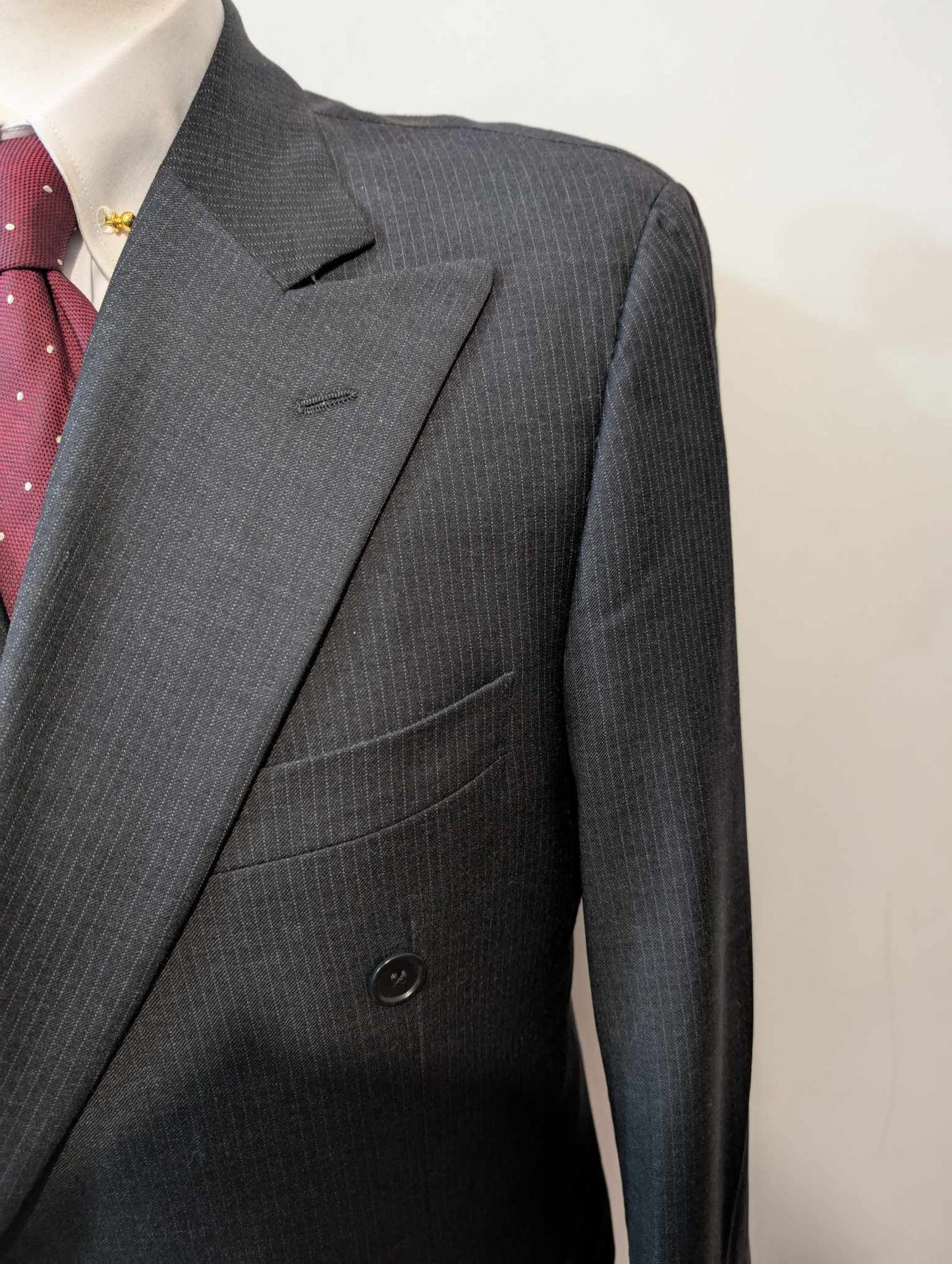 Formidable costume croisé pinstripe en laine